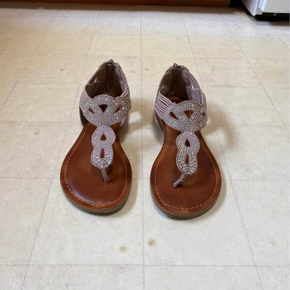 Women Sandals - Picture 1 of 3